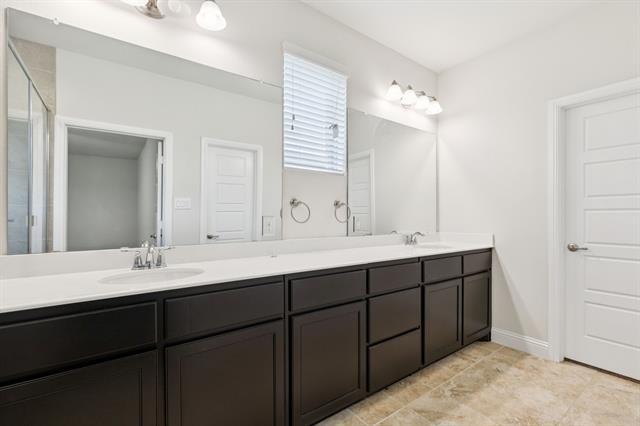 Building Photo - 913 Parkside Dr