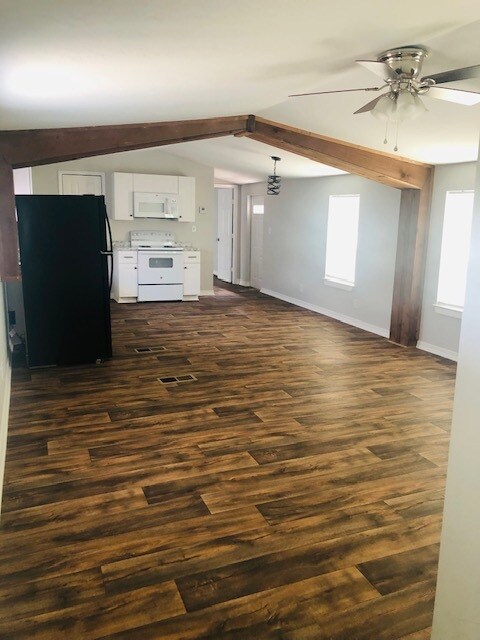 Open floor plan - 195 Modisette Cir