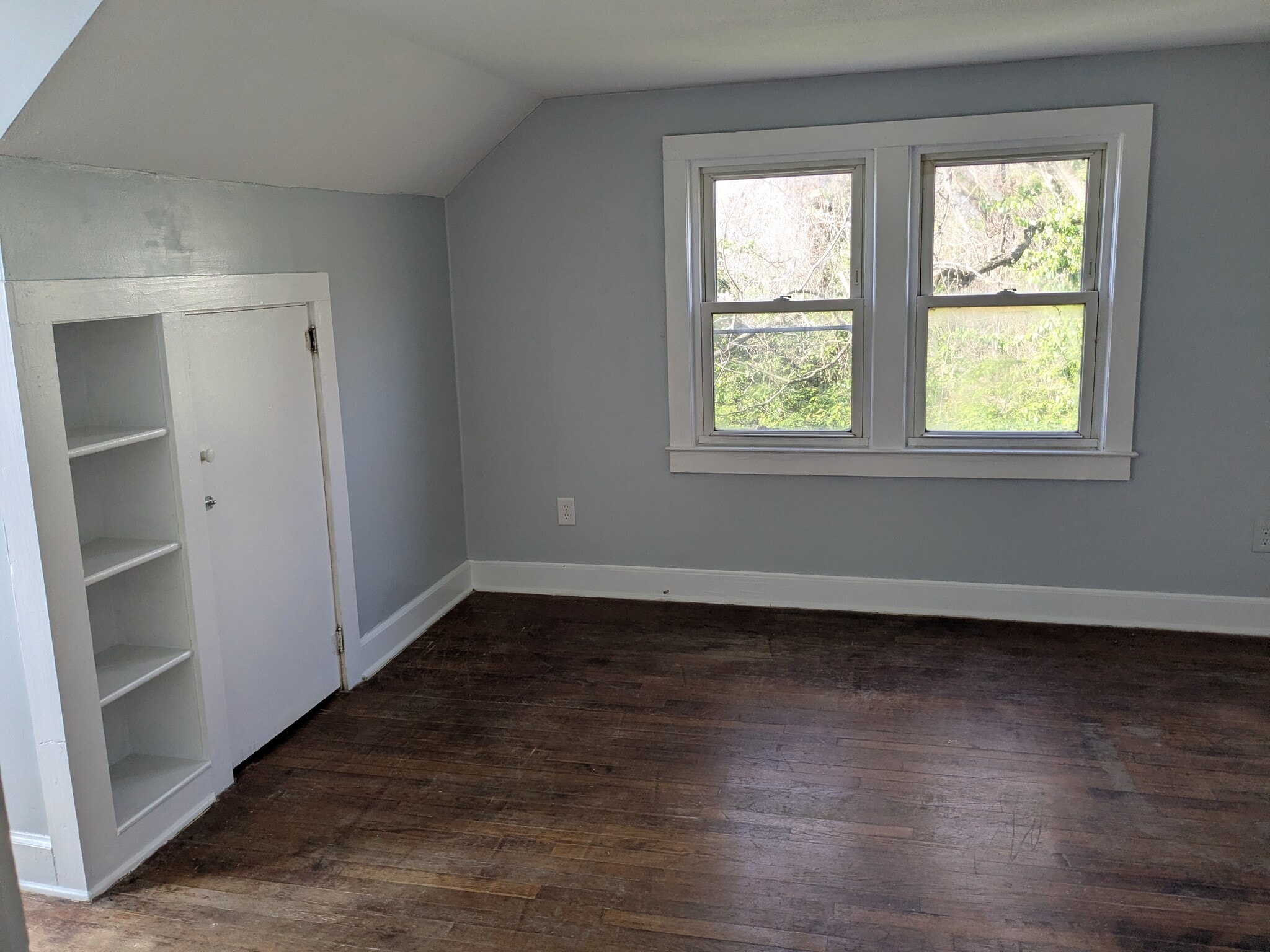 Upstairs bdrm - 307 Tusculum Blvd