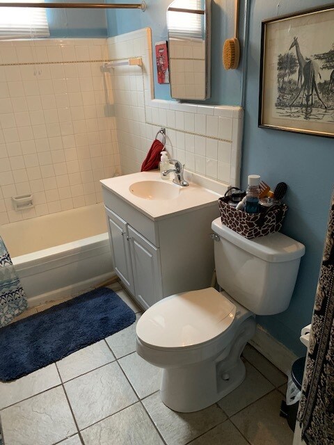 Building Photo - 1820 Dante St