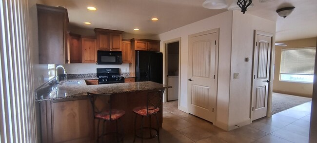 Building Photo - 920 S 25 E