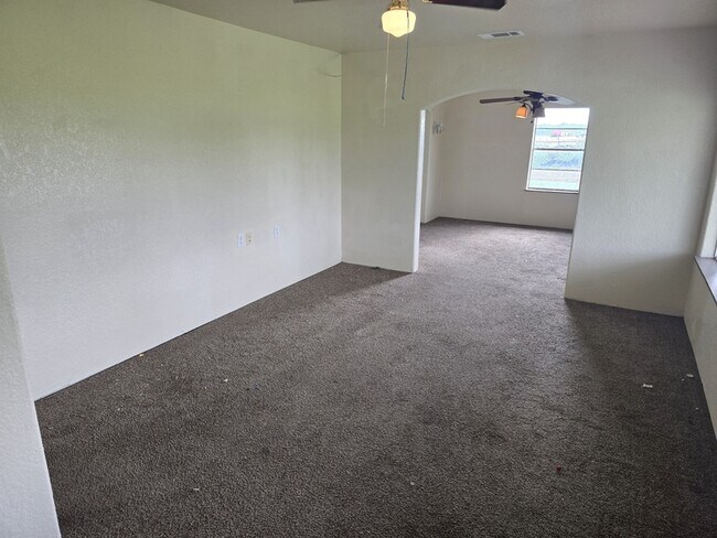 Building Photo - 112 Alton Ave