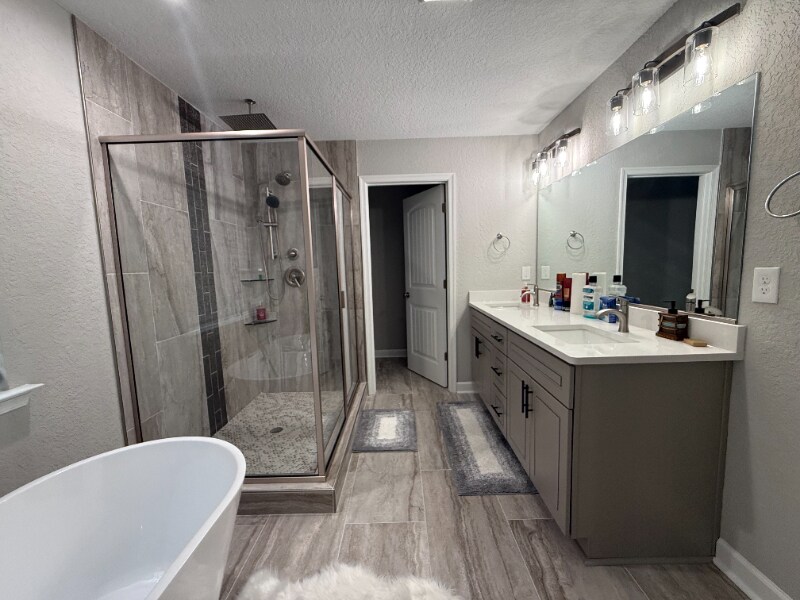 Building Photo - 1614 Hawthorne Dr