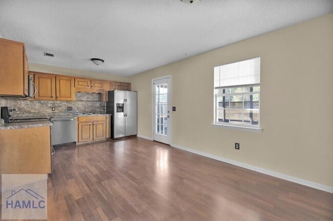 Building Photo - 934 Poppleton Dr