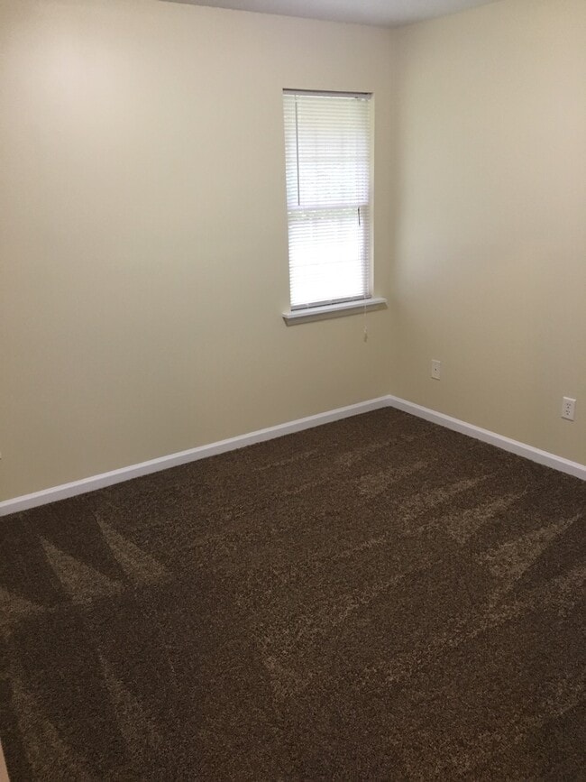 Building Photo - 320 Greenleaf St SW