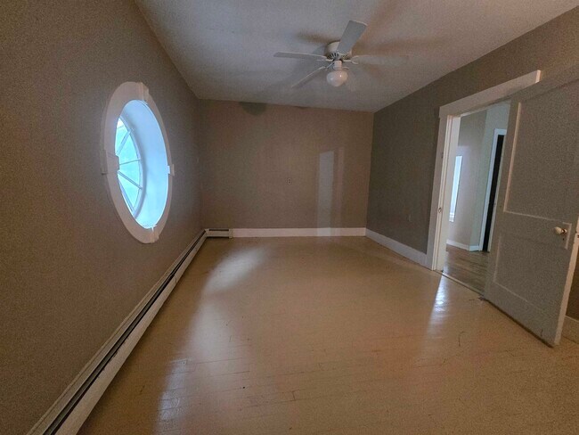 Building Photo - 9 Academy Ln