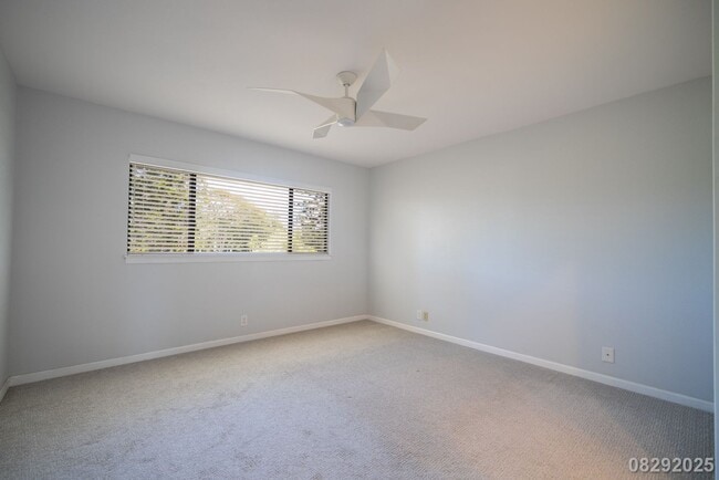 Building Photo - Spacious 3BR/2.5BA Mililani Townhome – $4,...