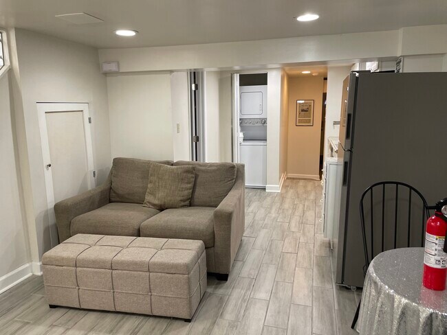 Building Photo - 5446 C St SE