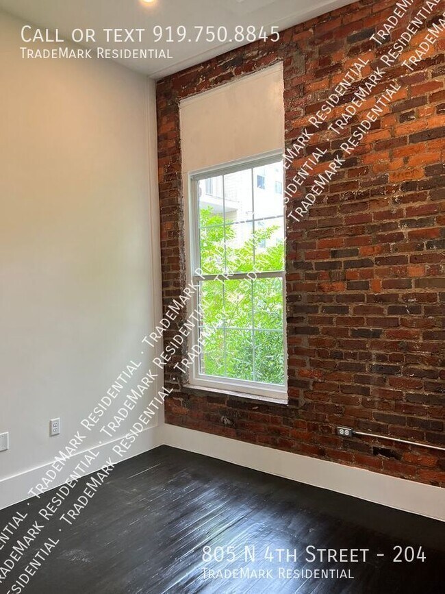 Building Photo - 805 N 4th St