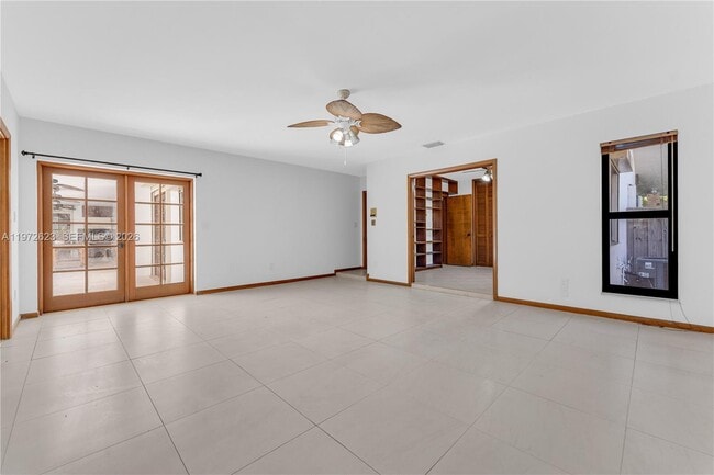 Building Photo - 15305 SW 74th Ct