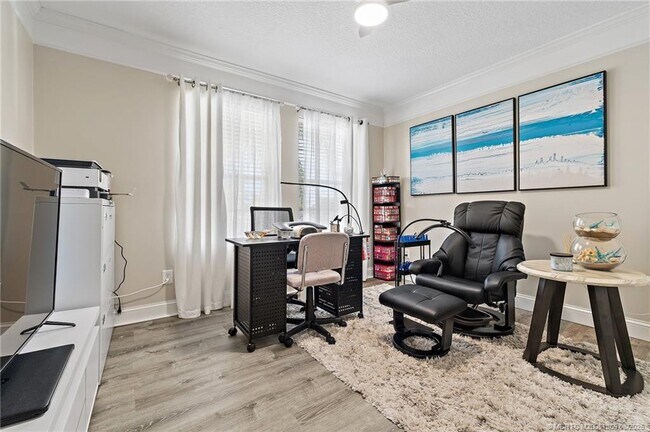 Building Photo - 728 NW Waterlily Pl