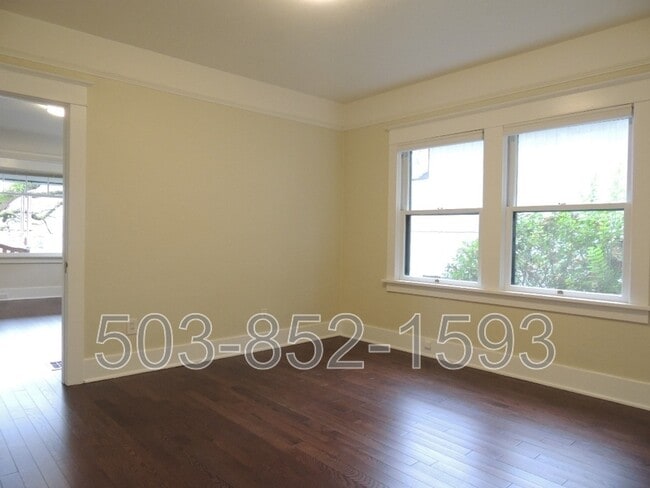 Building Photo - 122 SE 60th Ave