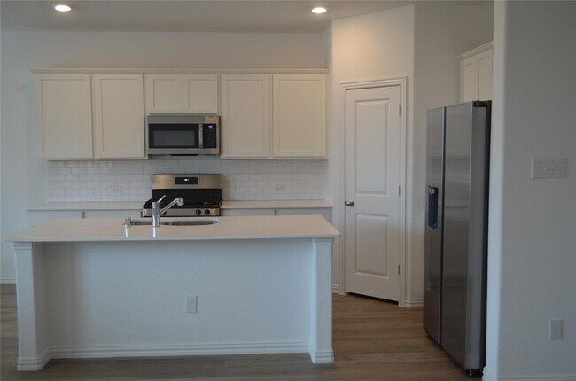 Building Photo - 7924 Lindheimer Ln