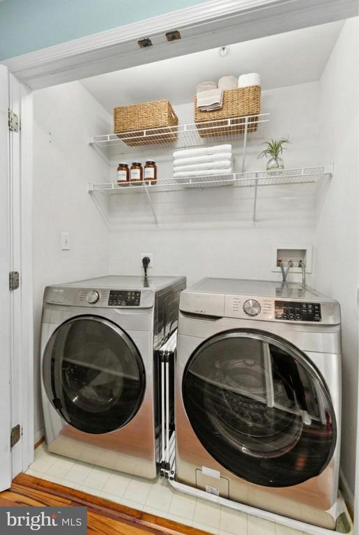 Building Photo - 381 Livermore Ln