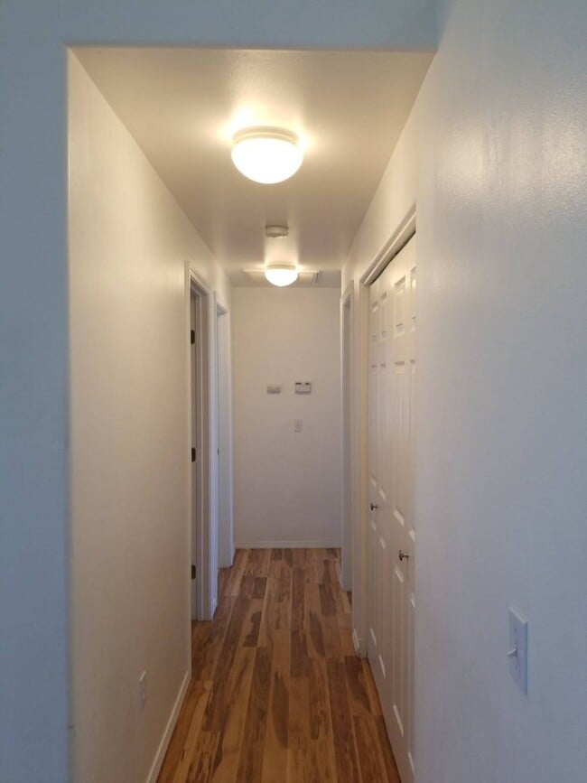 Building Photo - April Rent FREE - Double Car Garage & Fenced Yard