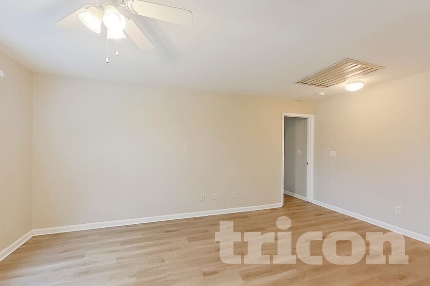 Building Photo - 4 Sapphire Ct