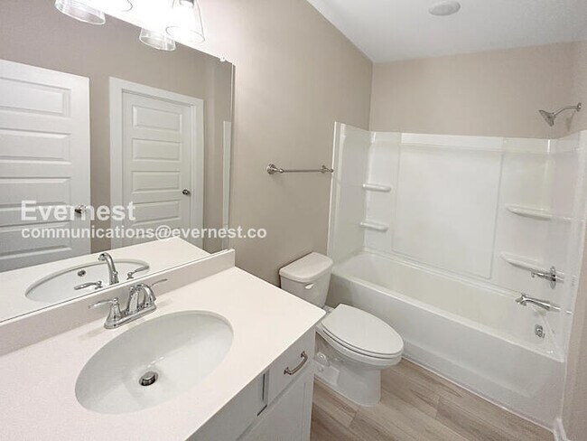 Building Photo - 49 River Birch Ln