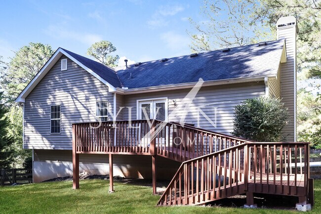 Building Photo - Spacious 4BR 3BA Home, Ready for You!