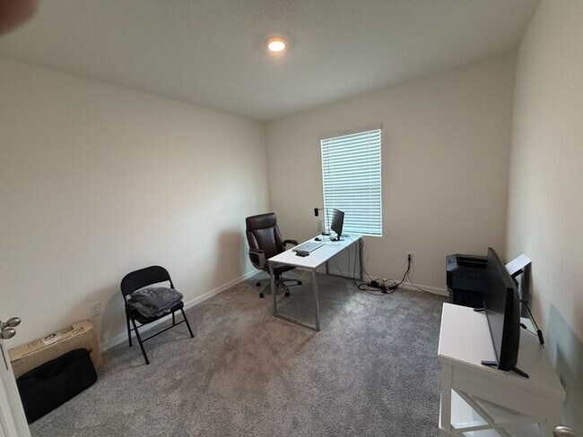 Building Photo - Stylish 3 ed 3 bath townhome in Apopka!!