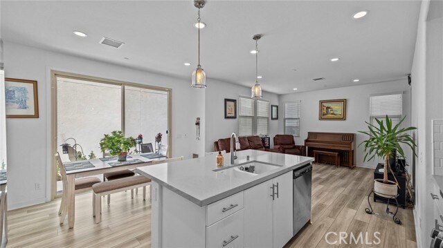 Building Photo - 16282 Meadowhouse Ave
