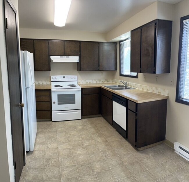 Building Photo - 1005