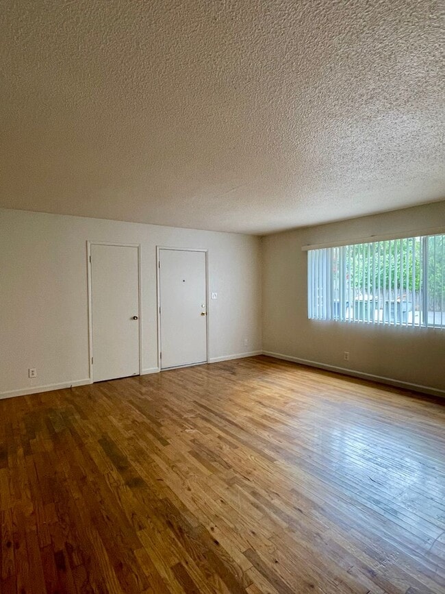 Building Photo - 3474 Nicolet Ln
