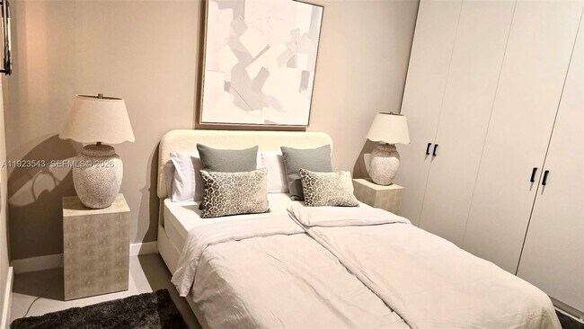 Building Photo - 375 Harbor Ct