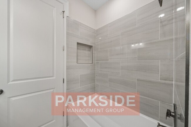 Building Photo - 3736 SE 137th Ln