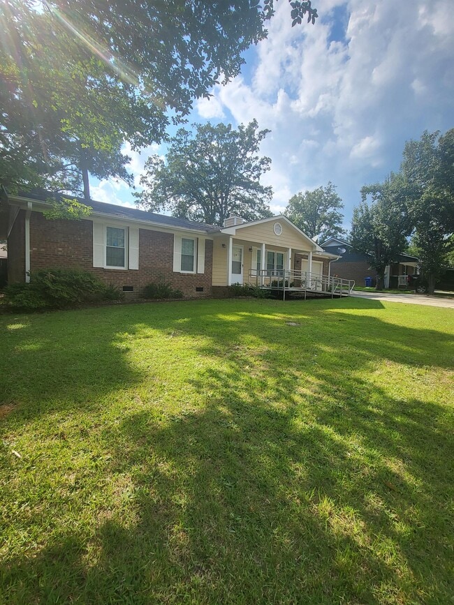 Building Photo - 7281 Pebblebrook Dr