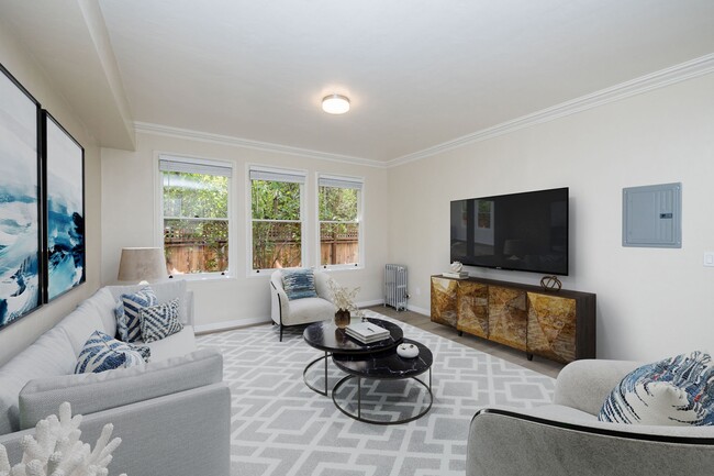 Interior Photo - 491 Crescent