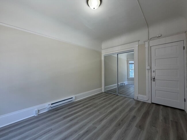 Building Photo - 571 Minna St