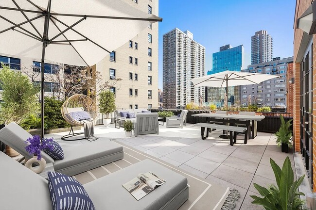 Building Photo - 245 E 78th St