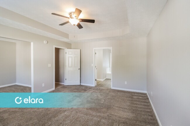 Building Photo - 8007 Harmony Lakes Dr