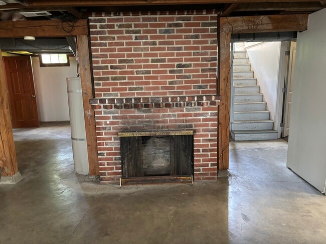 Building Photo - 6436 NE 26th Ave