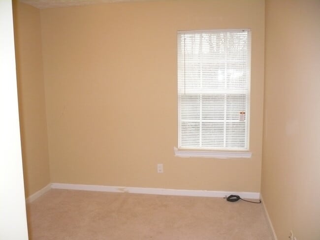 Building Photo - 3035 Fields Dr