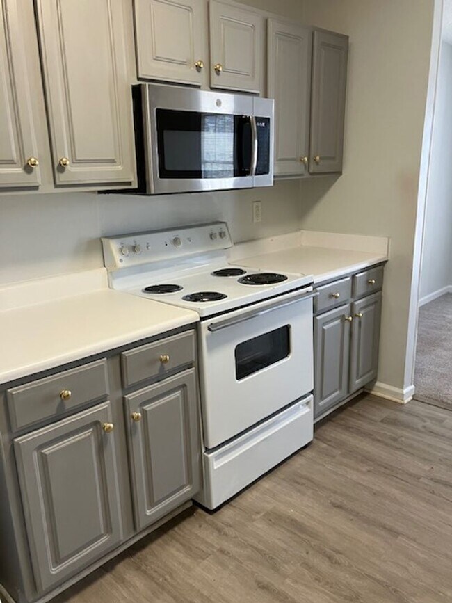 Building Photo - 803-K