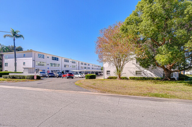 Building Photo - 5150 10th Ave N