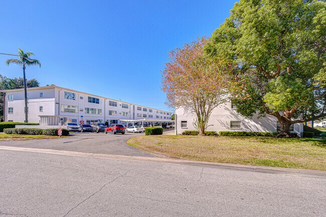 Building Photo - 5150 10th Ave N