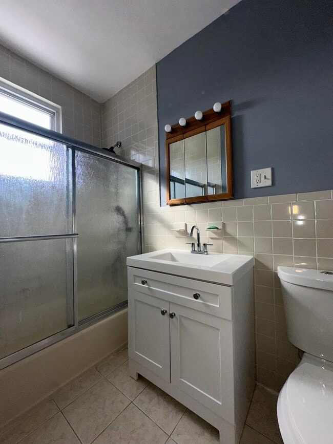 Building Photo - 209 Danforth Ave