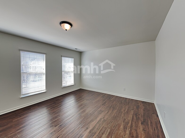 Building Photo - 1505 Ridge Haven Rd