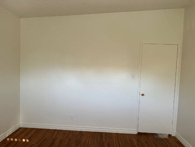 Building Photo - 5154 Santa Ana St