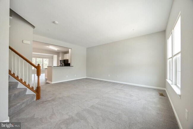 Building Photo - 947 Chase Walk