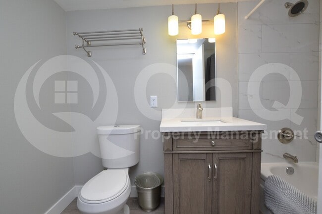Building Photo - 518 S Allred Dr