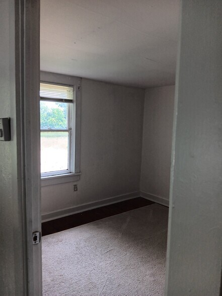 Building Photo - 655 N Pike Rd