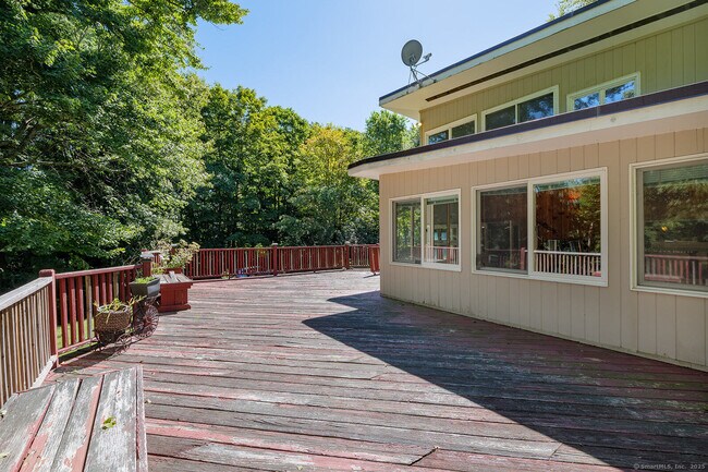 Building Photo - 26 Wilridge Rd