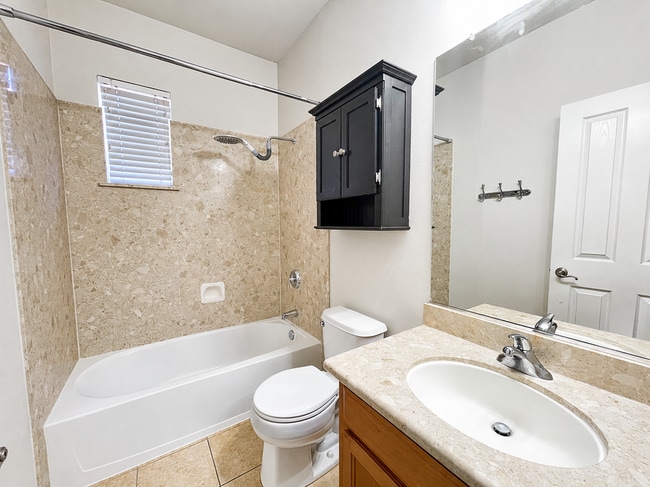 Building Photo - 2103 Maidenhair Way