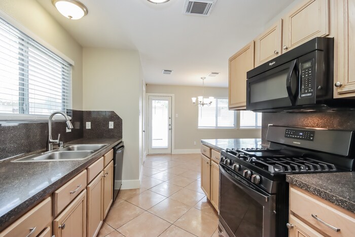 Building Photo - 26852 Haileys Mnr