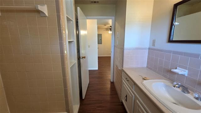 Building Photo - 6251 Shadydell Dr