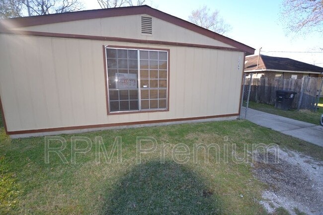 Building Photo - 12369 Palmyra Dr