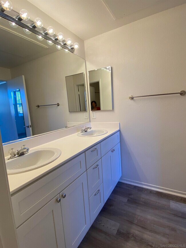 Building Photo - 1344 Paizay Pl